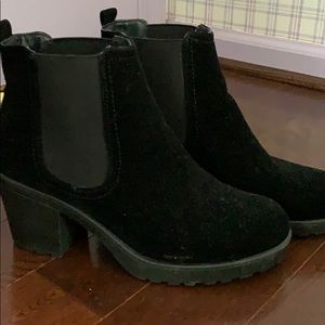 Black velvet Chelsea Booties